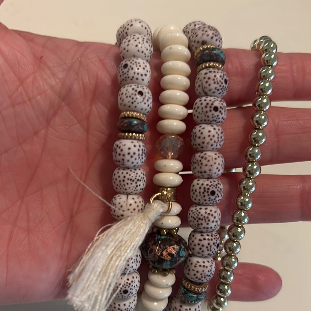 Elegant Beaded Bracelet Set - White and Gold